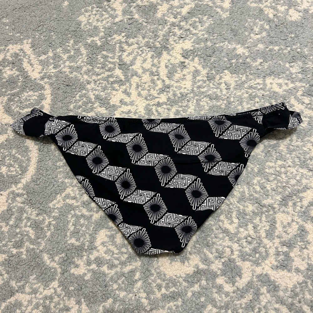 AMUSE SOCIETY cheeky swim bottoms